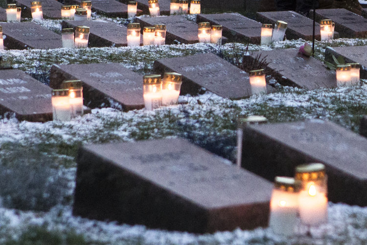 Tvåspråkig gudstjänst på självständighetsdagen Tvåspråkig gudstjänst på självständighetsdagen