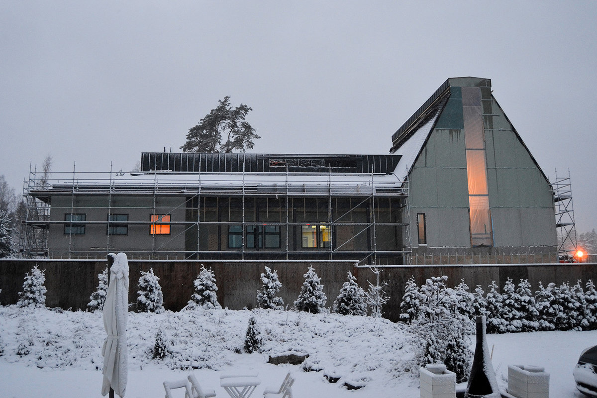 Öppna bilden i större format Kyrkan byggs