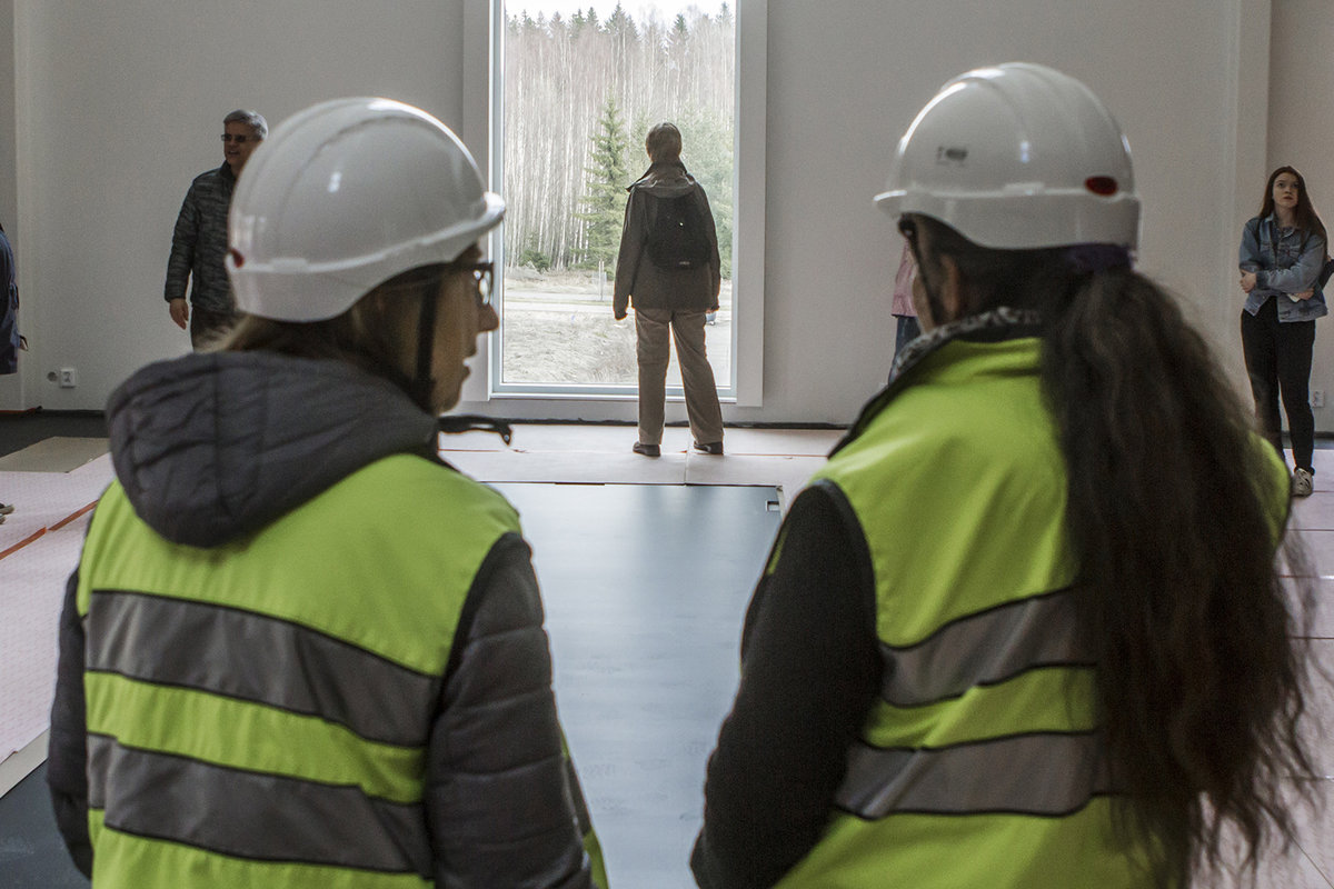 Öppna bilden i större format Kyrkan byggs